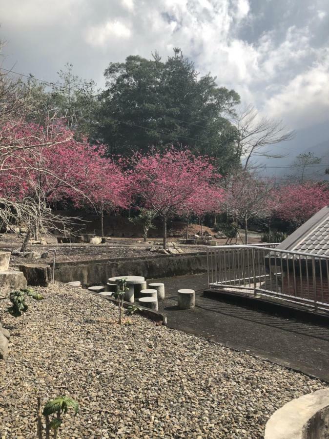 Dongguang Zhixing Homestay Yuchi Bagian luar foto