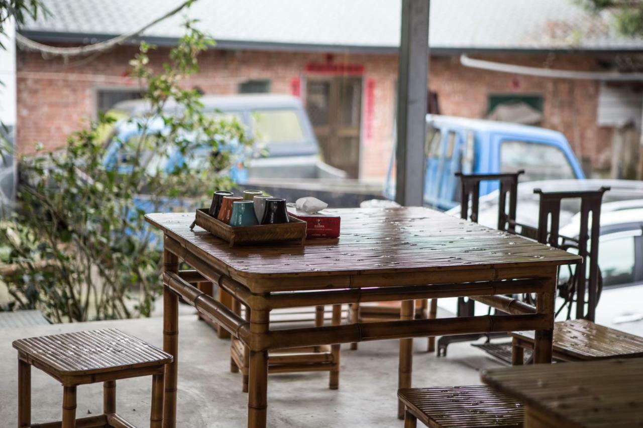 Dongguang Zhixing Homestay Yuchi Bagian luar foto